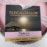Bougie Bungalow Glow Pikake Lei Coco, flamme régulière et doux scintillement.