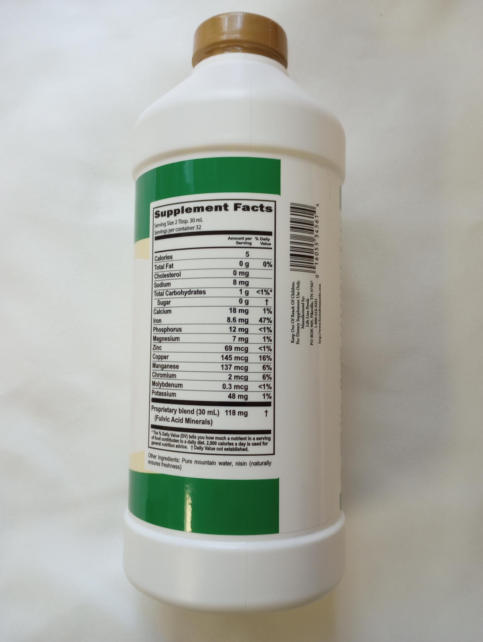 Goutte Buried Treasure Fulvic Minerals dans l'eau, pour enrichir votre hydratation.