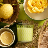 Flamme claire de la bougie Caldrea, ambiance chaleureuse et durable.