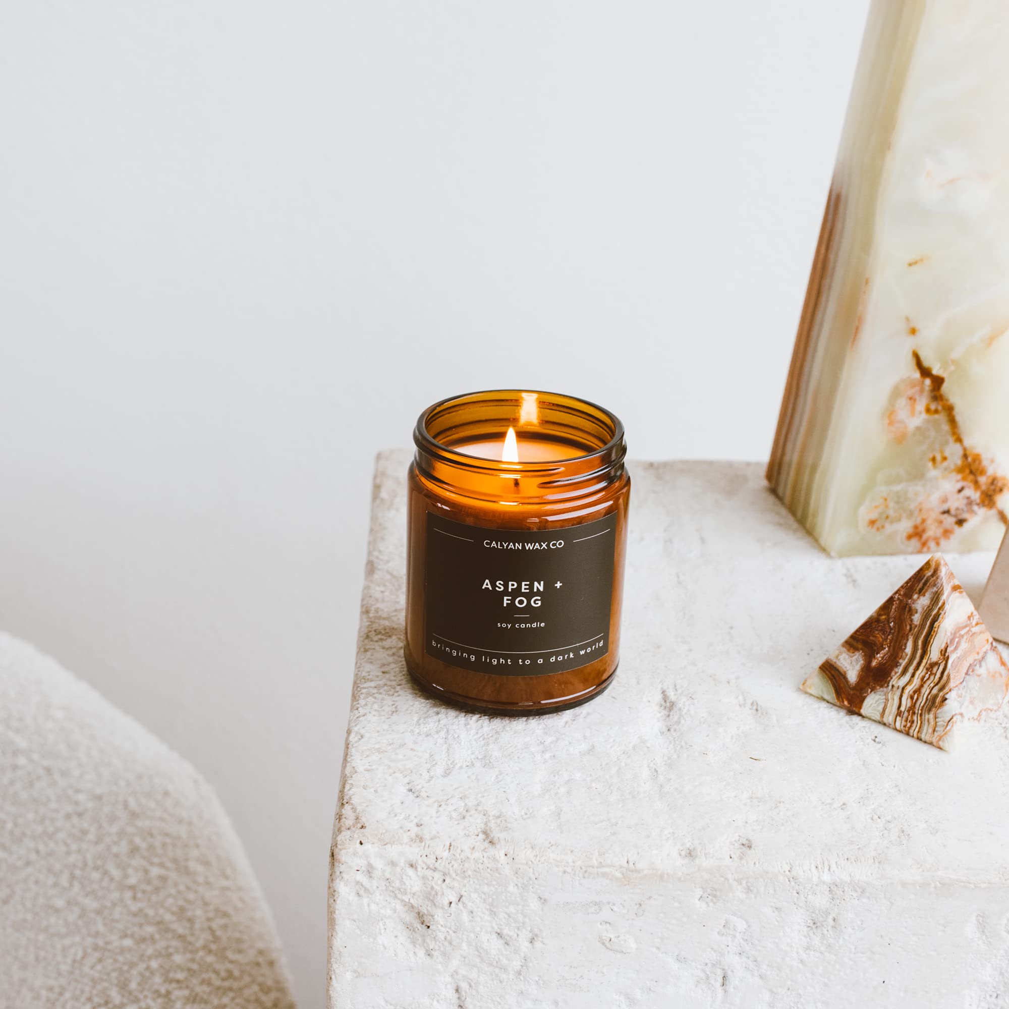 Aspen et Fog parfum boisé, expérience sensorielle discrète.
