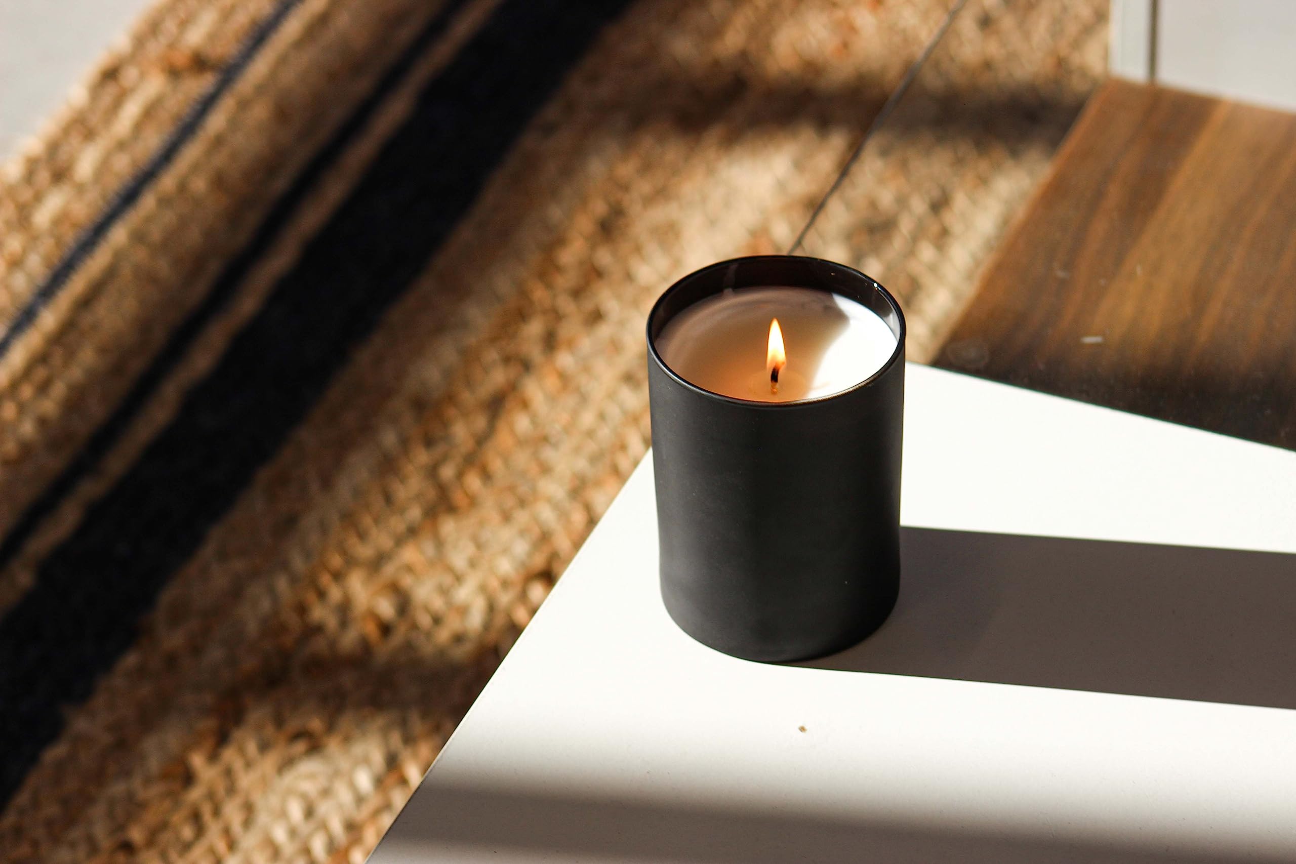 Bougie Calyan Wax Co. ambiance douce à la maison.