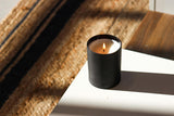 Bougie Calyan Wax Co. ambiance douce à la maison.