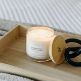 Version grand format Calyan WAX Co en verre clair, salon spacieux