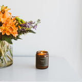 Bougie Calyan Wax Co. lumière douce et ambiance chaleureuse.