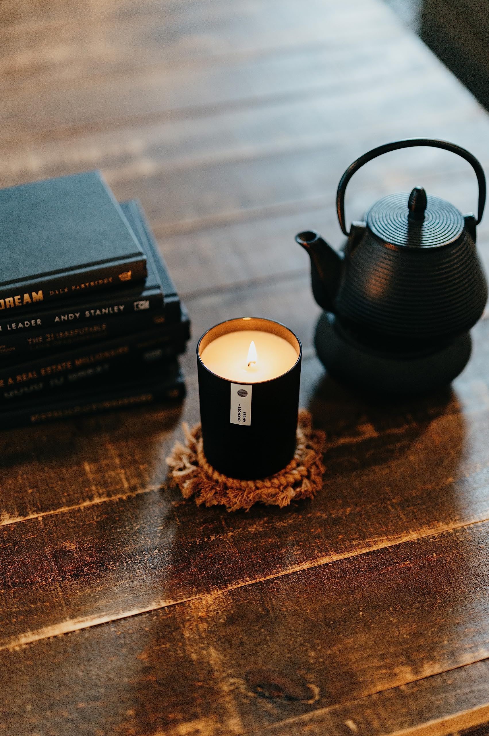 Calyan Wax Co. Bougie premium: jarre noire pour déco moderne et cosy