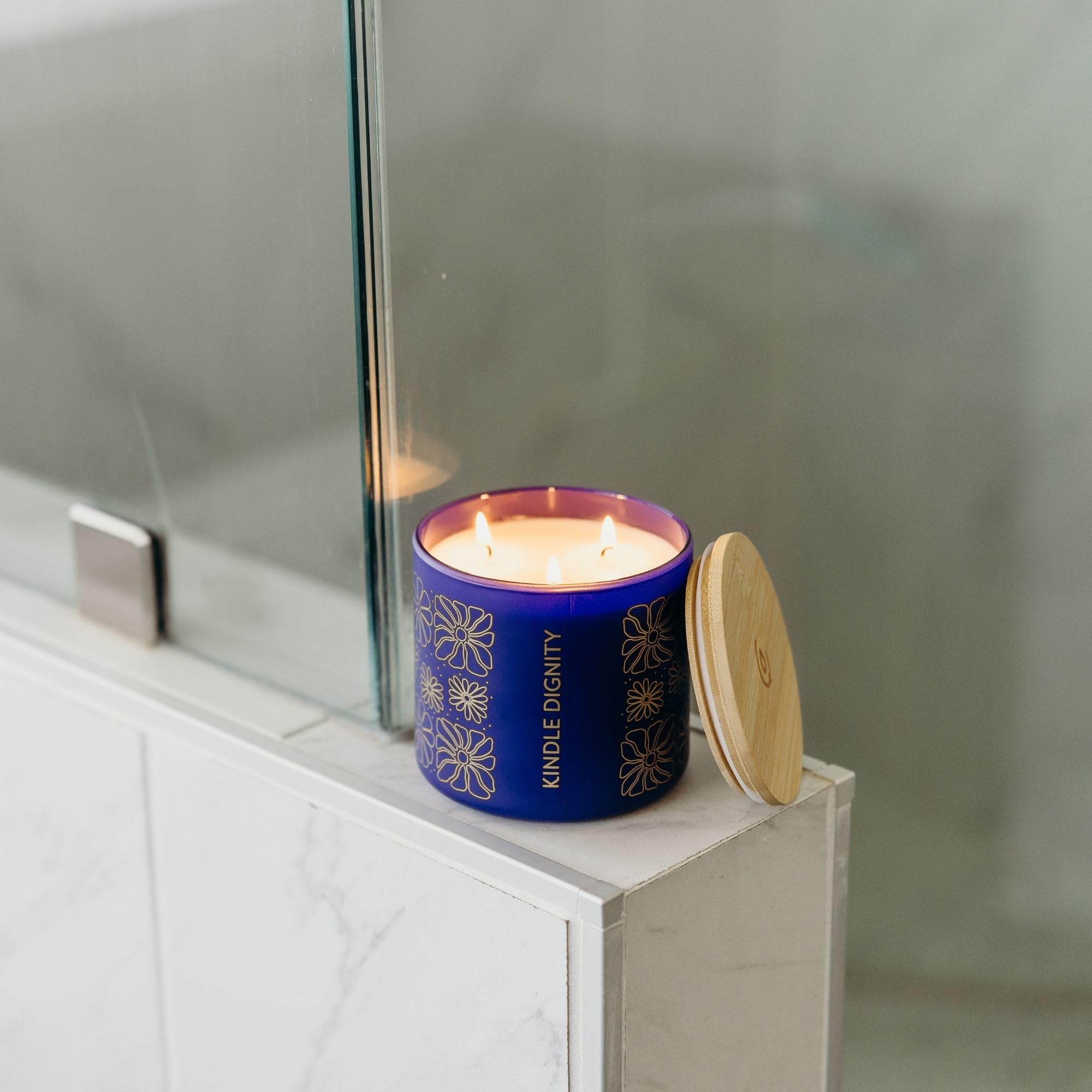 Calyan Wax Co. Ambiance durable: parfum qui emplit la pièce.