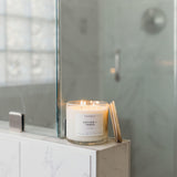 Calyan Wax Co. Vetiver et Tonka, produit végan et sans cruauté animale.