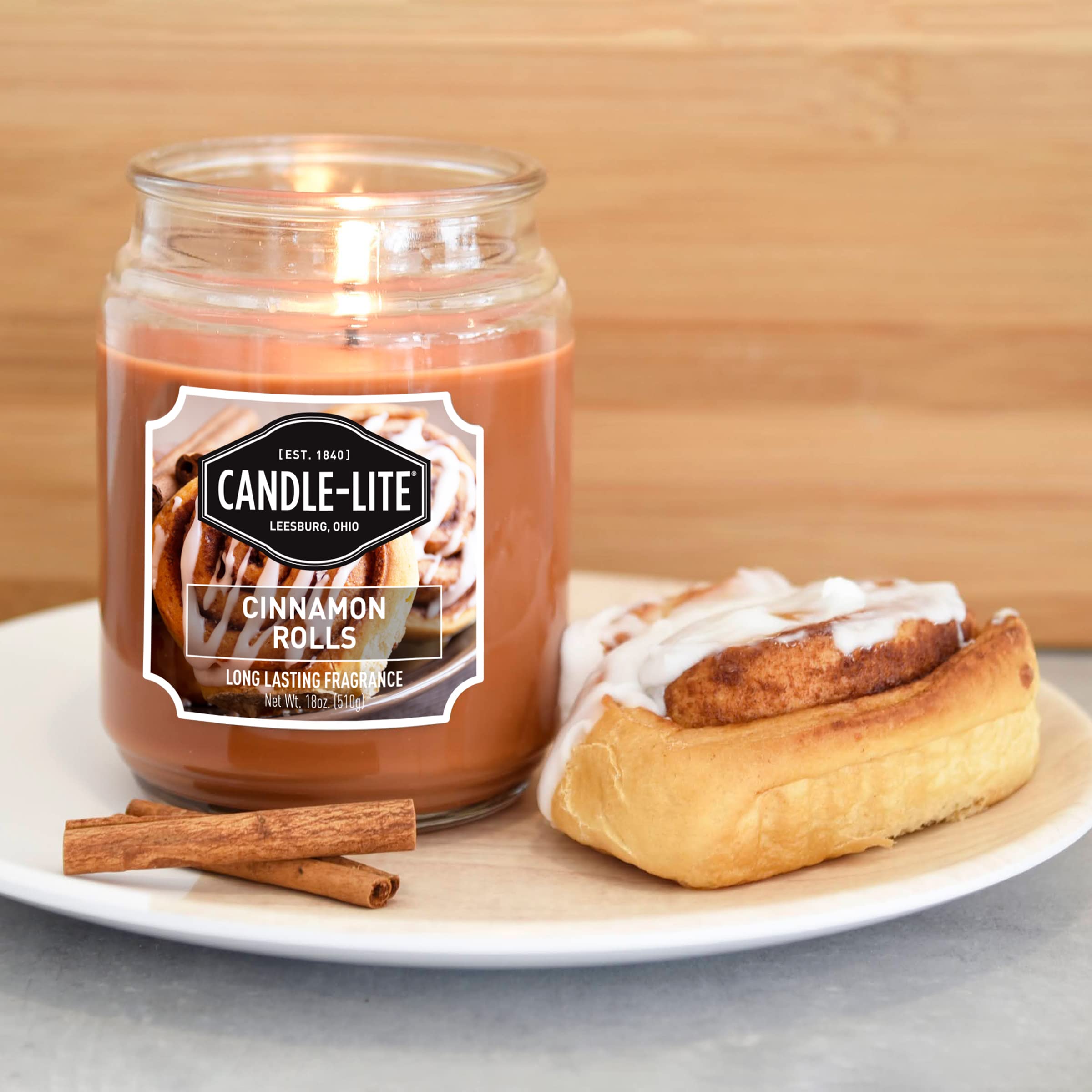 Bougie Candle-lite conseils sécurité: brûler sous supervision et tenir loin des enfants.