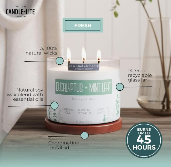 Bougie Candle-lite à trois mèches offrant une combustion durable jusqu’à 45 heures.