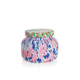 Capri Blue Pattern Play Verre Volcano 19oz: ambiance tropicale durable et parfum vibrant.