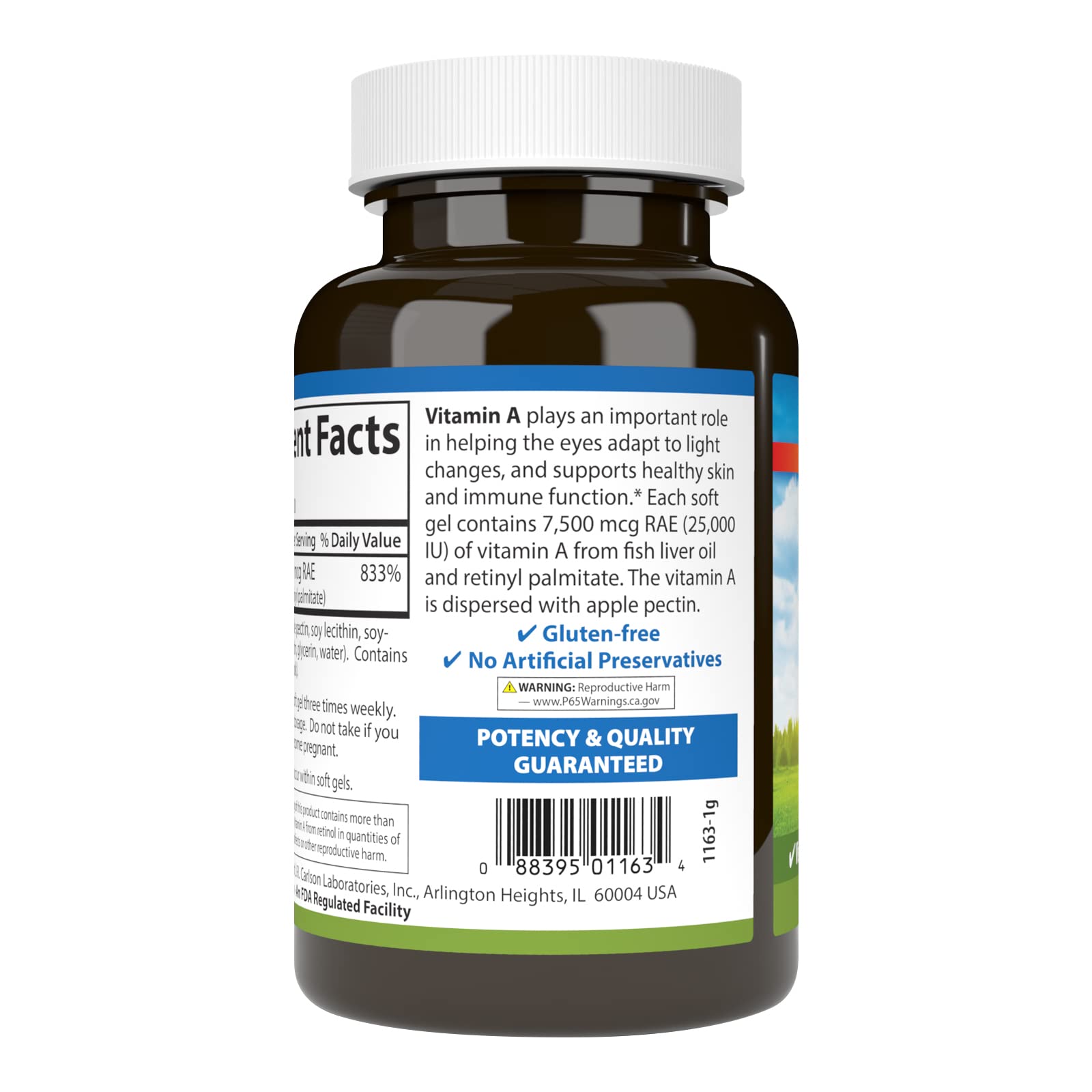 Carlson Vitamine A 25000 UI — gelules molles closeup, potentielle aide à la lumière ambiante.