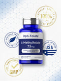 Main tenant une capsule Carlyle L-Méthylfolate pour prise quotidienne.