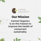Poudre de réglisse Carmel Organics se dissolvant dans une boisson chaude.
