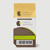 Texture fine de la poudre de réglisse Carmel Organics prête à mélanger.