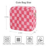 Pochette CekPo compacte, dimensions 4,7×4,7×2 pouces, glissable dans le sac.