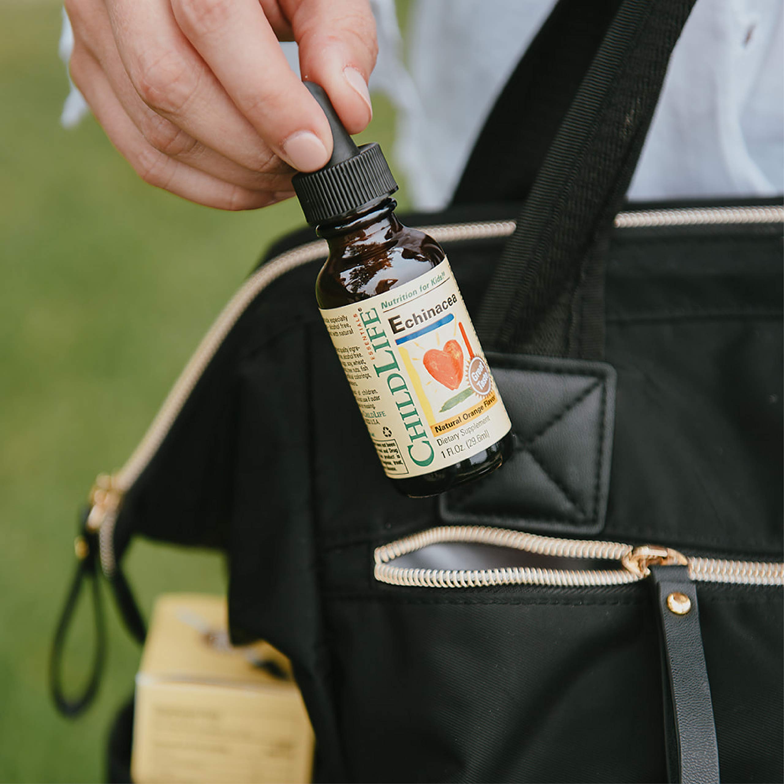 CHILDLIFE ESSENTIALS Echinacea — Emballage en verre durable et étiquette lisible.