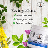 Utilisation quotidienne de la poudre dentaire herbale pour gencives et dents.