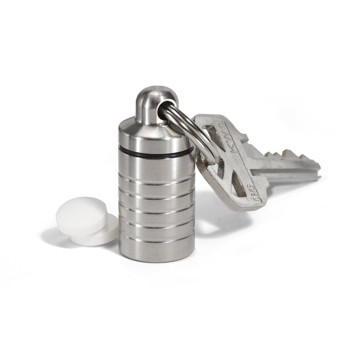 Porte-pilules Cielo Petite Slim sur clés, pratique pour les urgences quotidiennes.