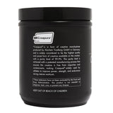 Poudre CLEAN Créatine versée dans un verre, dissolution facile dans la boisson.