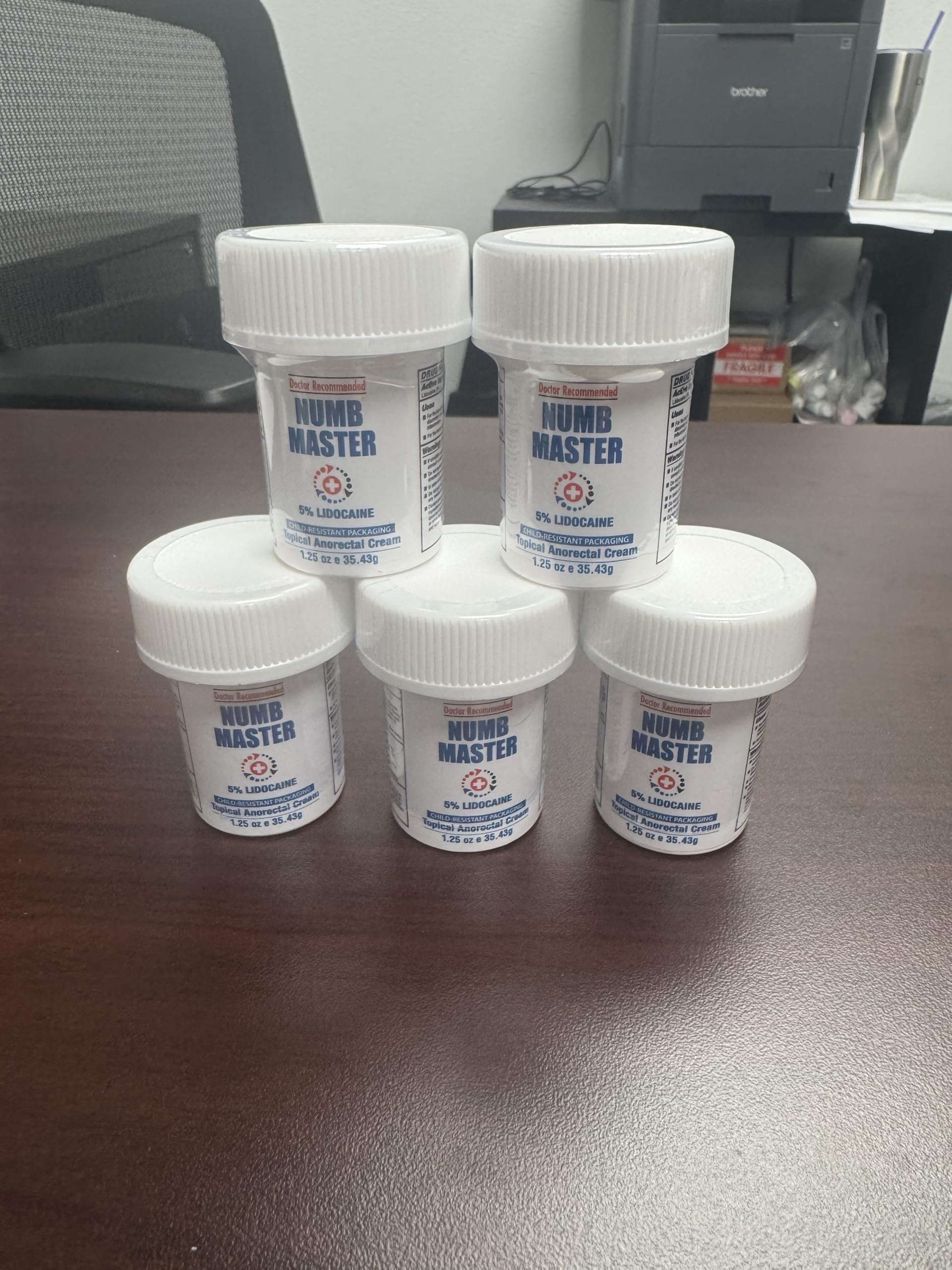 Lot de 5 tubes Clinical Resolution Numb Master pour économies.