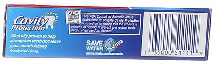 Texture crèmeuse du dentifrice Colgate pour une application agréable.