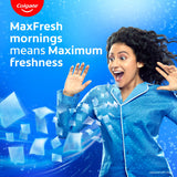 Dentifrice gel rouge Colgate MaxFresh menthol pour une sensation épicée.