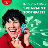 Colgate MaxFresh haleine fraîche après chaque brossage.