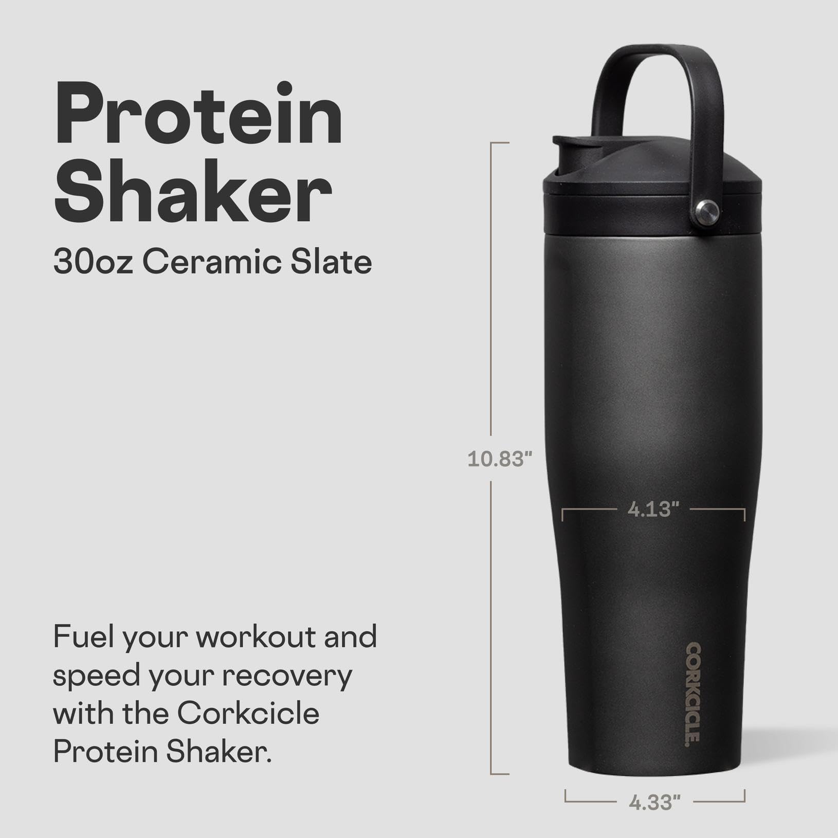 Corkcicle Protein Shaker avec couvercle-filtre fruit pour infusion maison pratique.