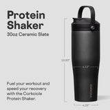 Corkcicle Protein Shaker avec couvercle-filtre fruit pour infusion maison pratique.