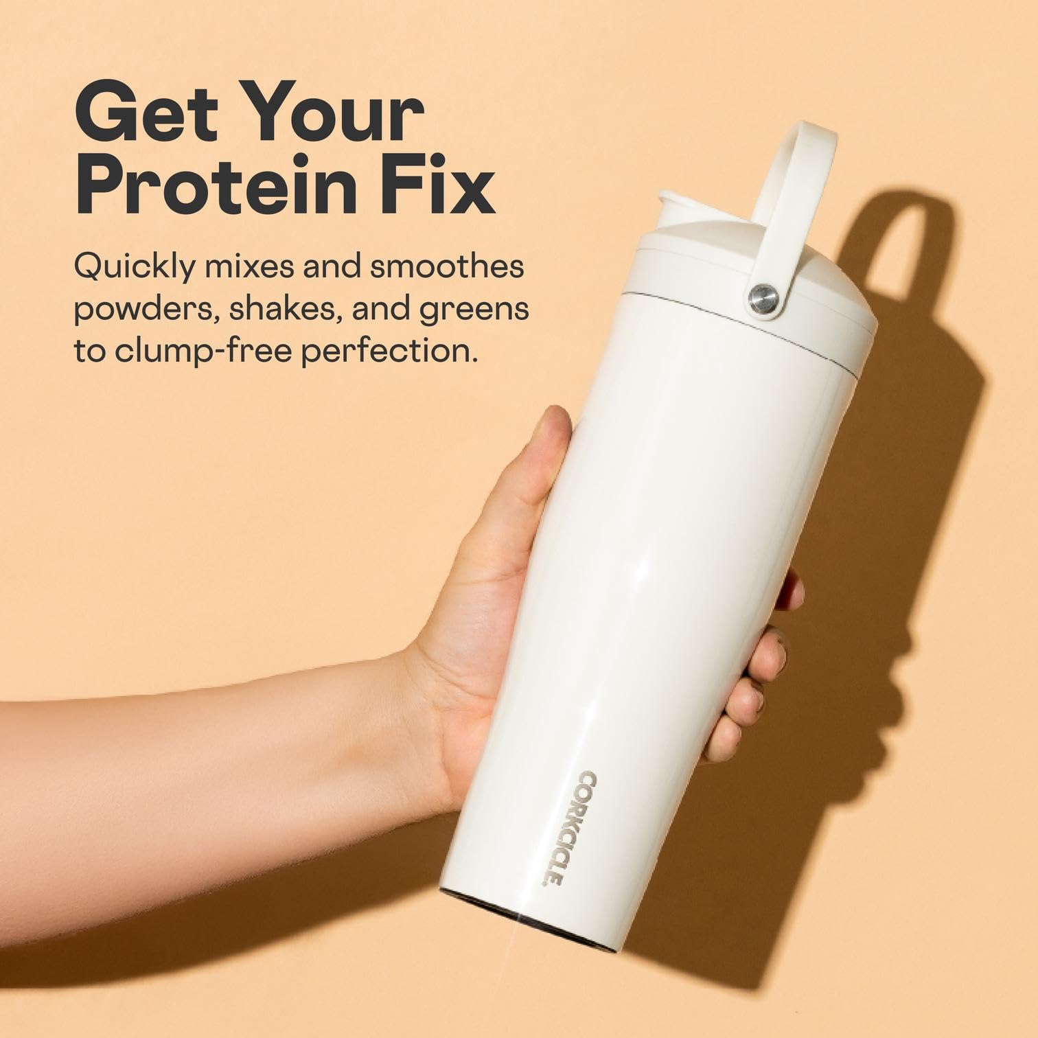 Corkcicle Protein Shaker poignée ergonomique pour une prise en main sûre.