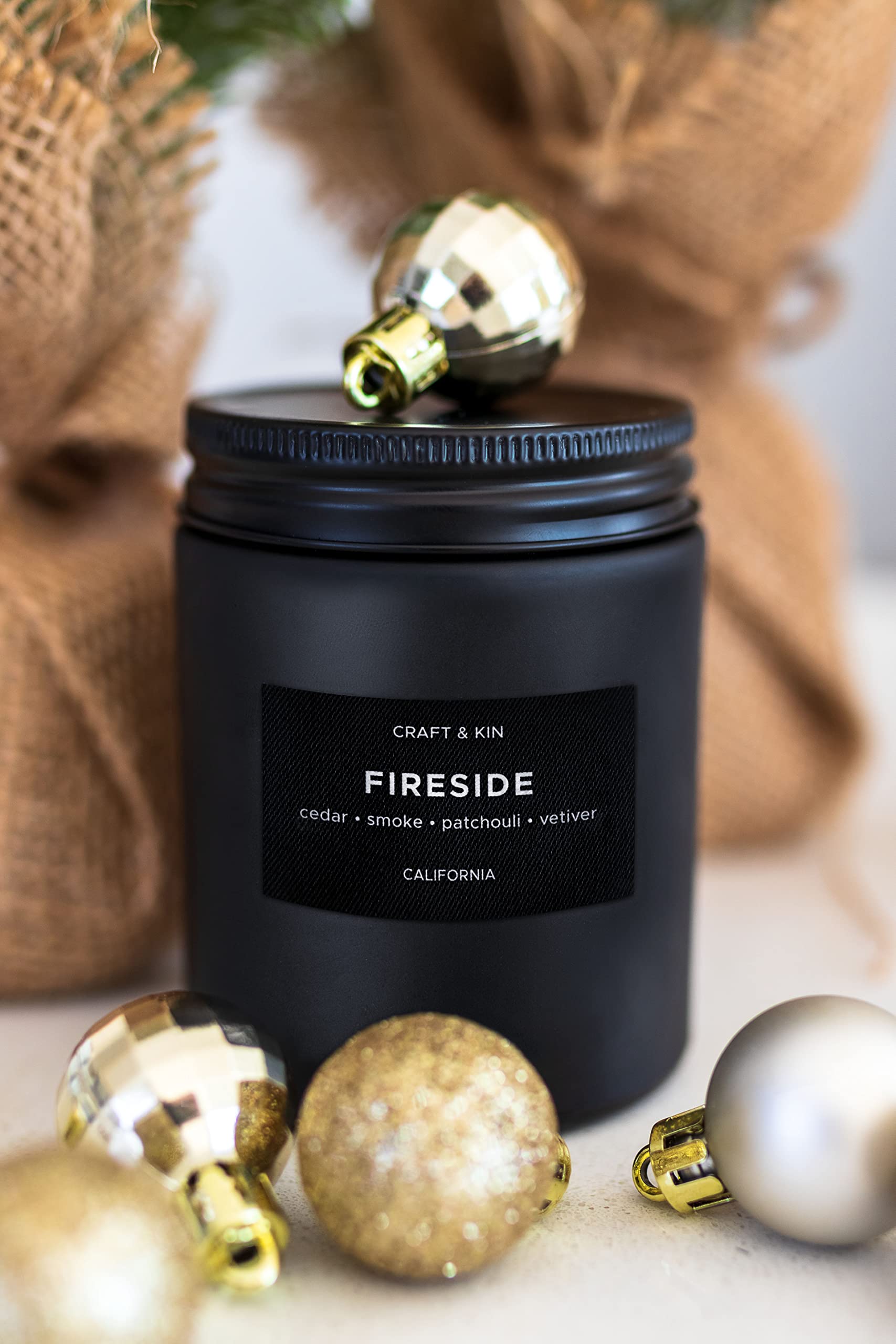 Mèche en bois Craft & Kin Smoky Fireside, combustion propre et lente.