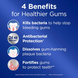 Crest Pro-Health Gum Detoxify montre le nettoyage profond le long des gencives.