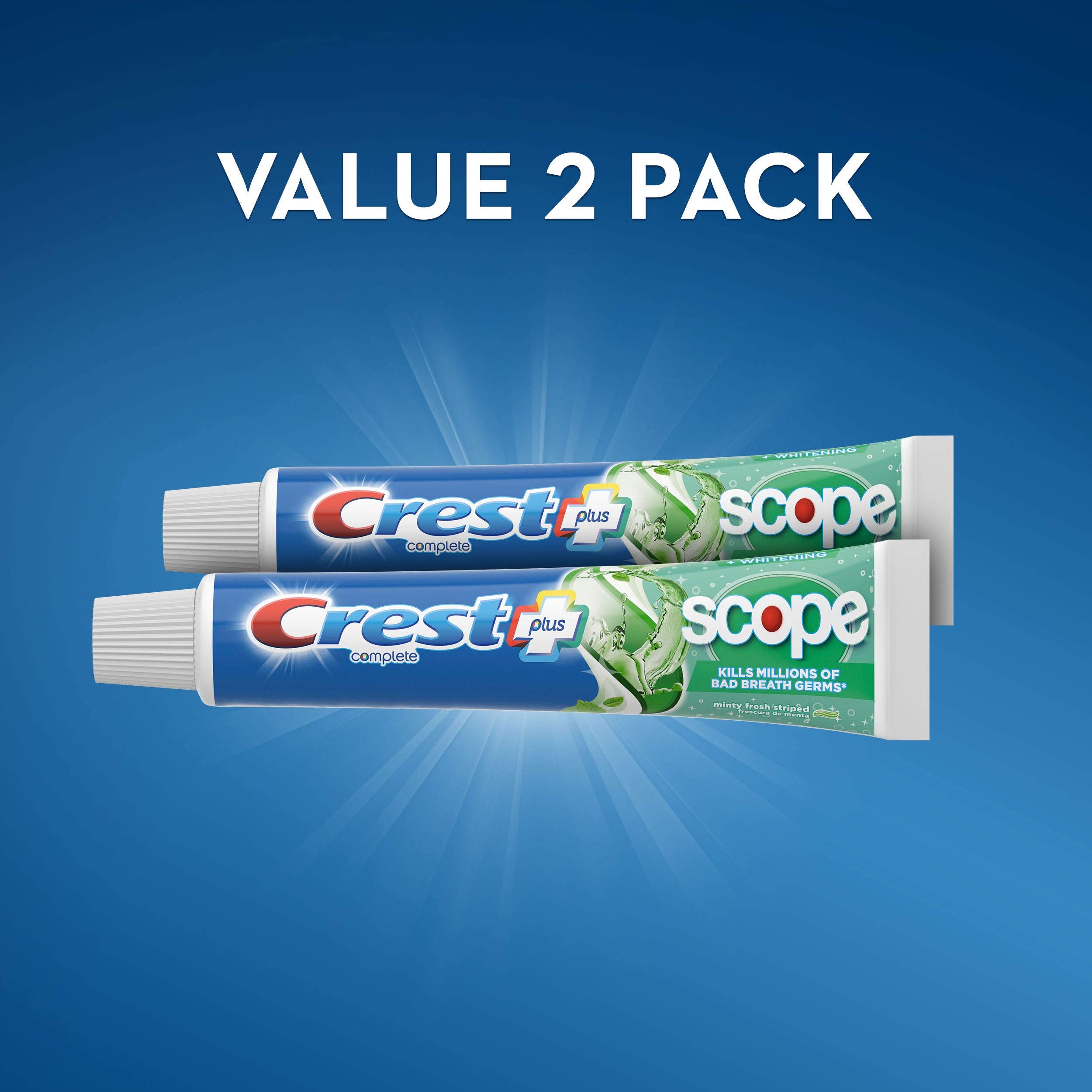 Personne se brosse les dents avec Crest Plus Scope, haleine plus fraîche.