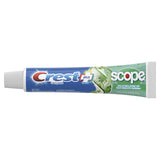 Crest Plus Scope et brosse, démontrant une routine quotidienne efficace.