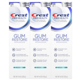 Gros plan sur le tube dentifrice Crest Pro-Health ouvert.