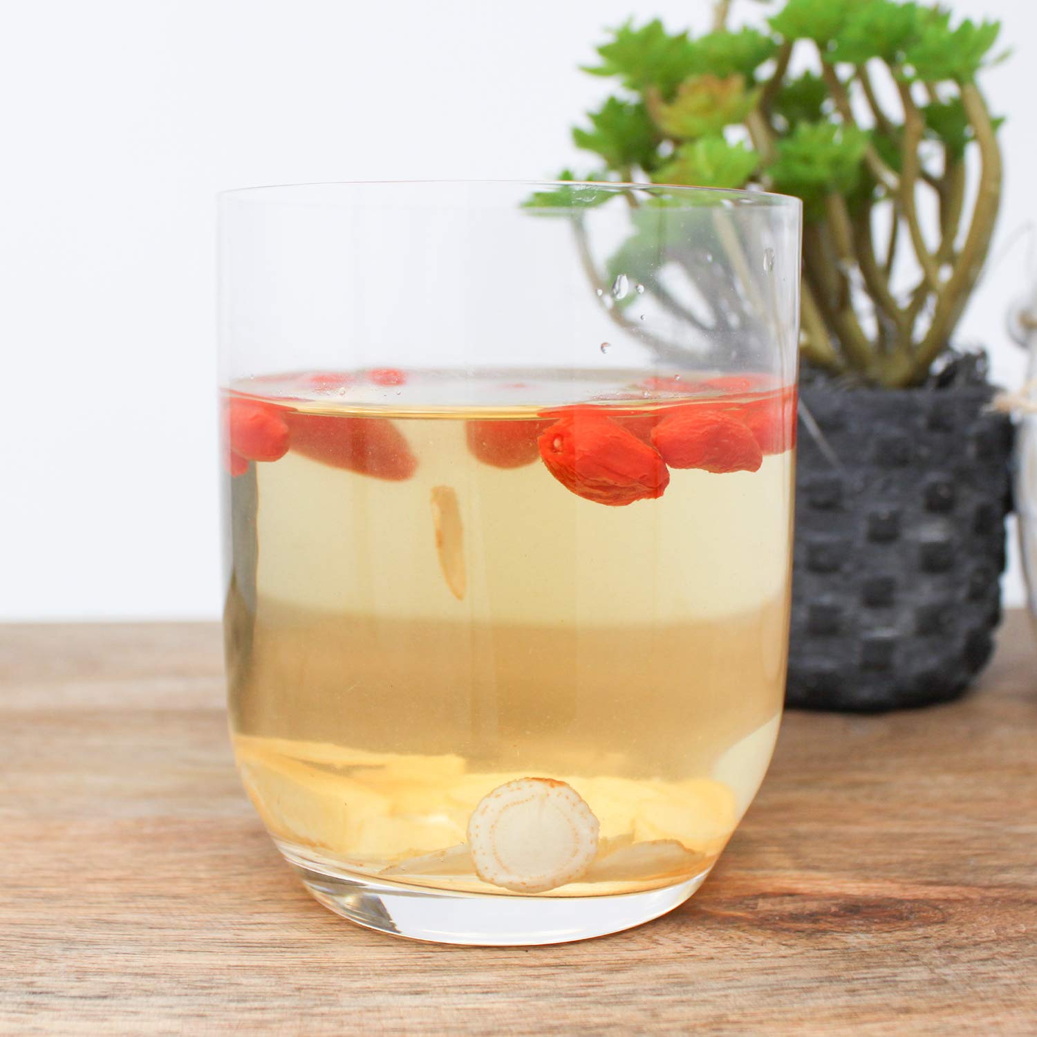 Tranches utilisées en infusion: ginseng américain DABC OAK LAND pour thé aromatique.