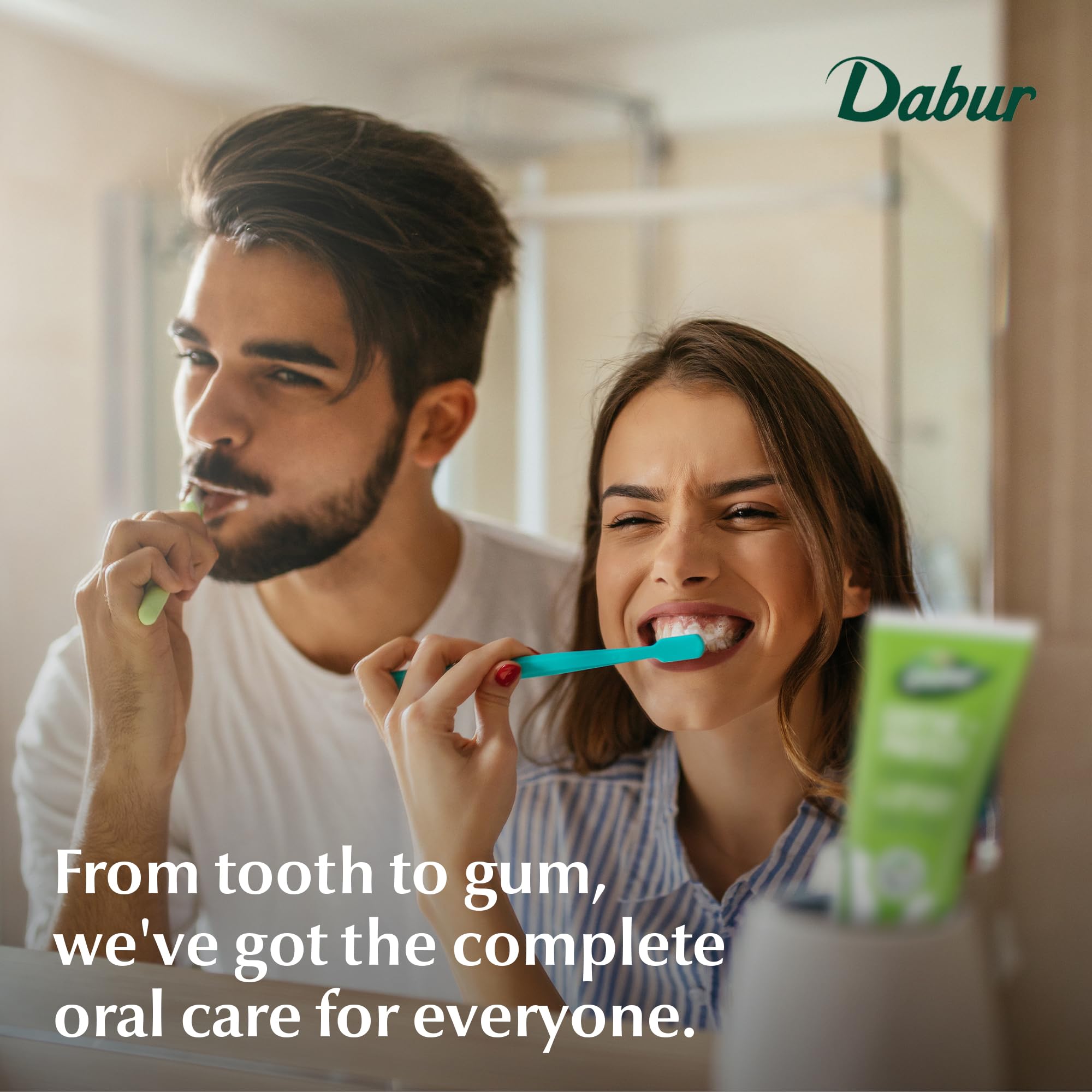 Emballage Dabur élégant et pratique pour la routine bucco-dentaire.