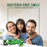 Dabur Dentifrice Herbal détail du tube, texture naturelle prête à l'emploi.