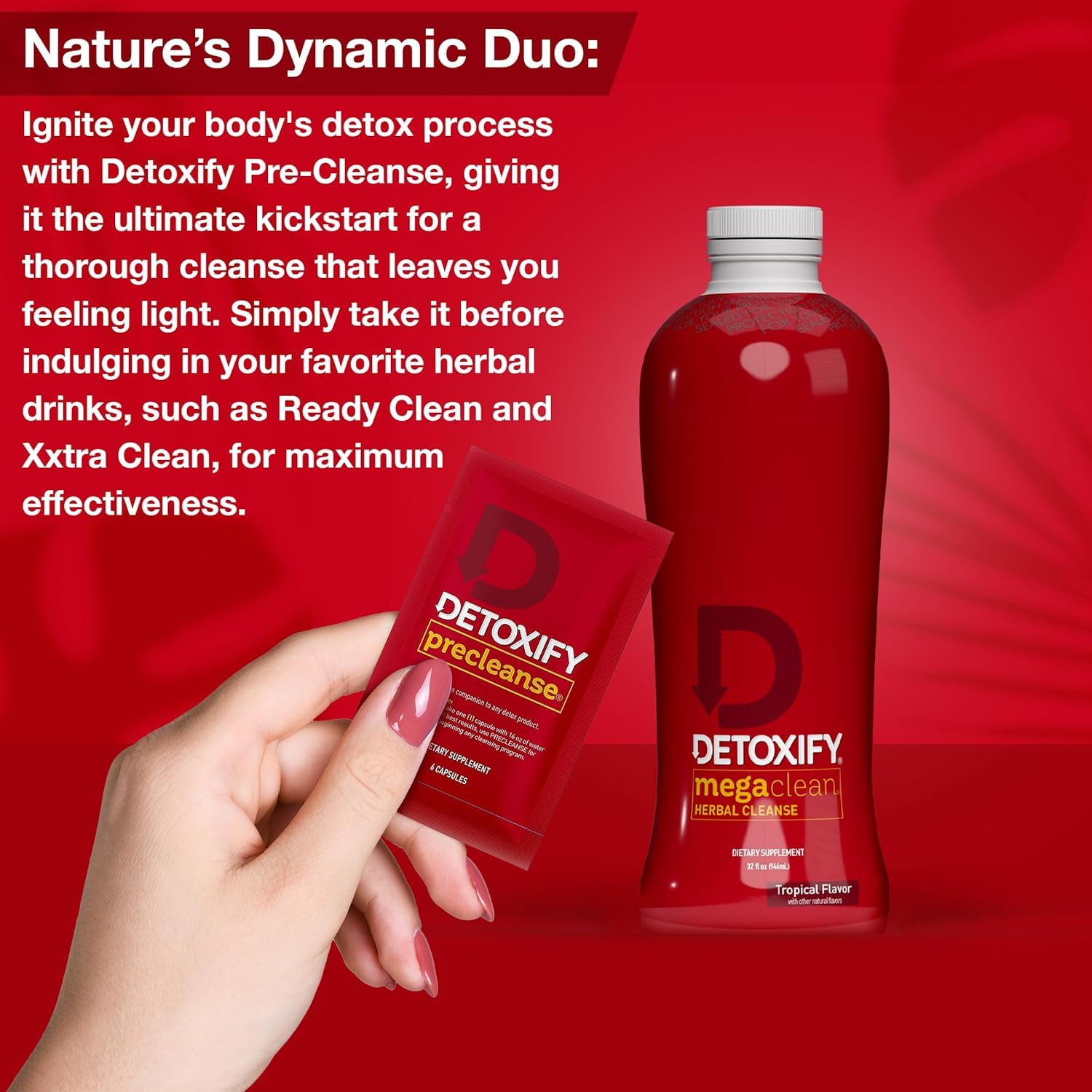 Detoxify Mega Clean mélange prêt à être secoué dans le verre.