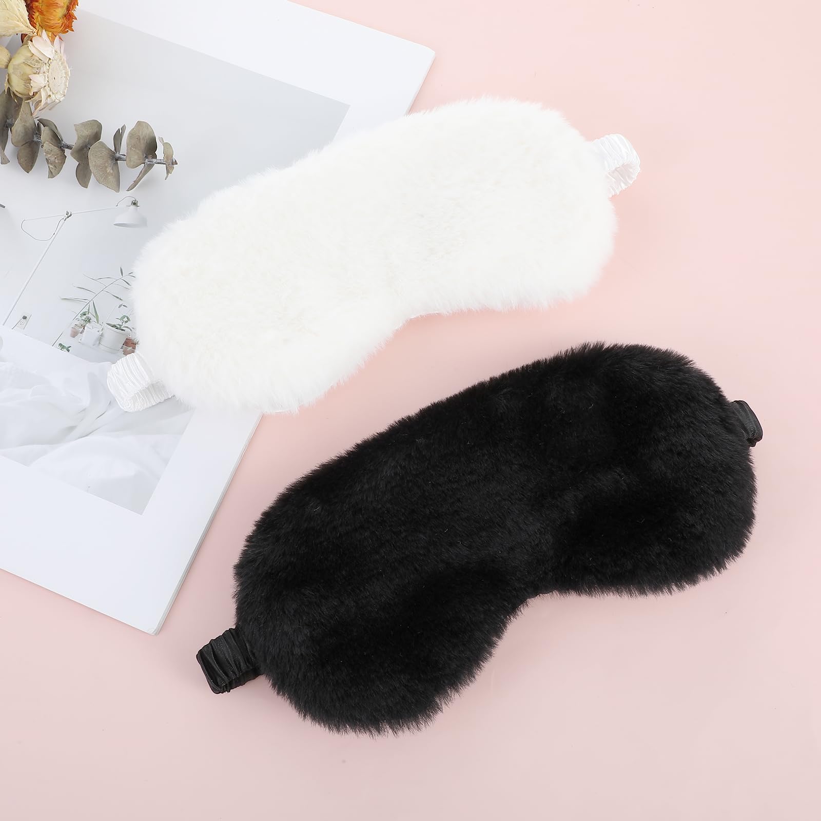 Masque Dimeho en peluche ajustable: s’adapte à diverses têtes.