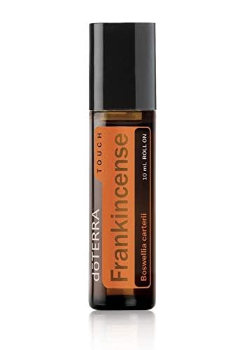 doTERRA Frankincense Touch Roll-On 10 ml, application au poignet pour un rituel apaisant.