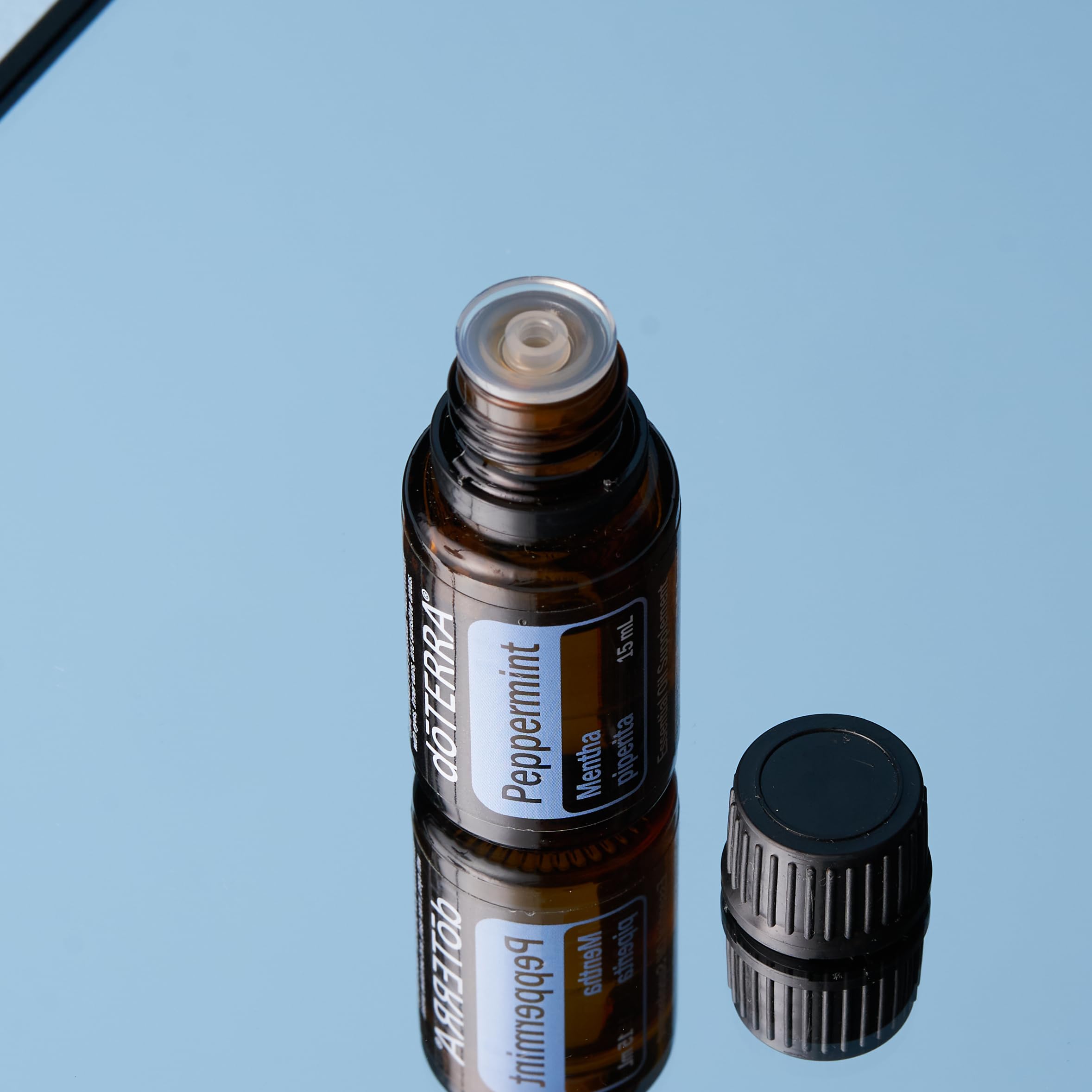 doTERRA Menthe poivree 15 ml, embout gouttes pratique pour inhalations courtes.