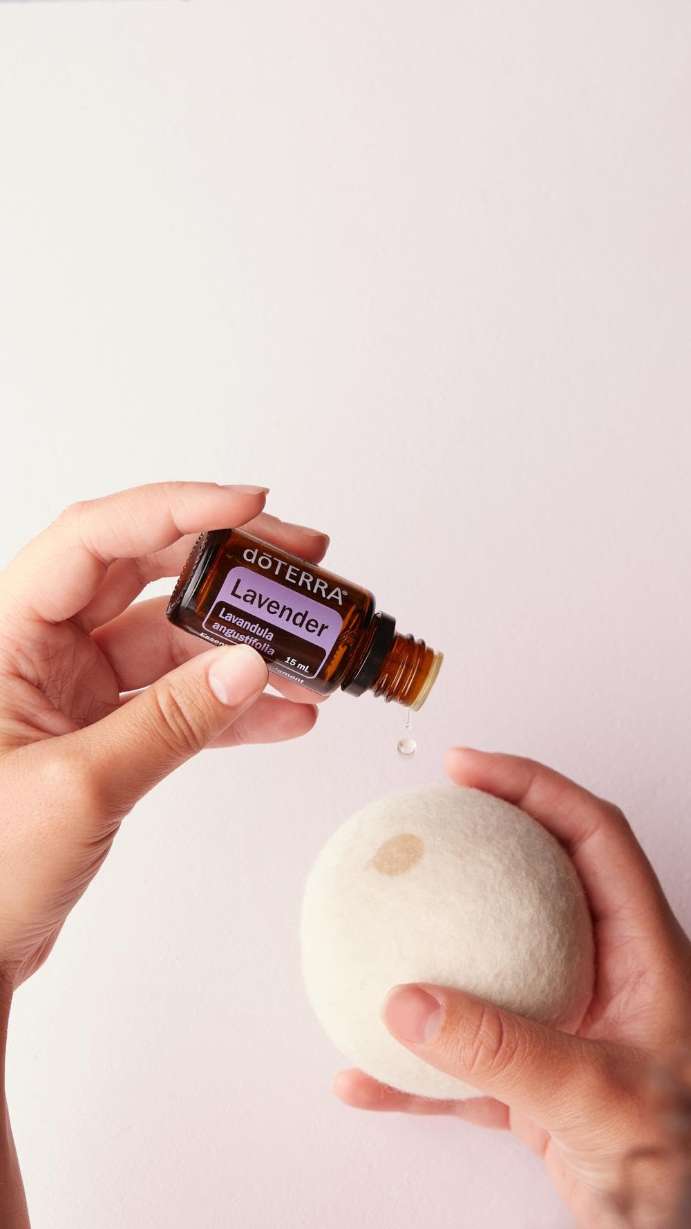 doTERRA Lavande: application sur peau pour calmer irritations et récupération.