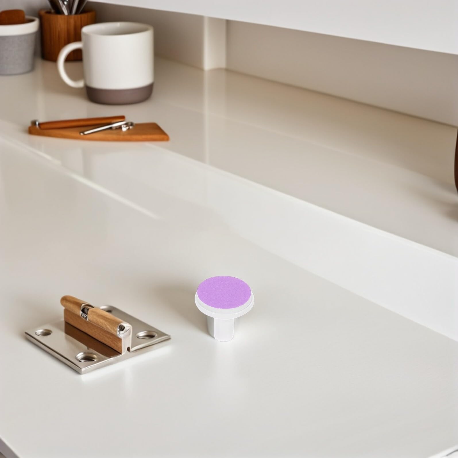 DOITOOL design soigné et couleur apaisante pour le soin des ongles.