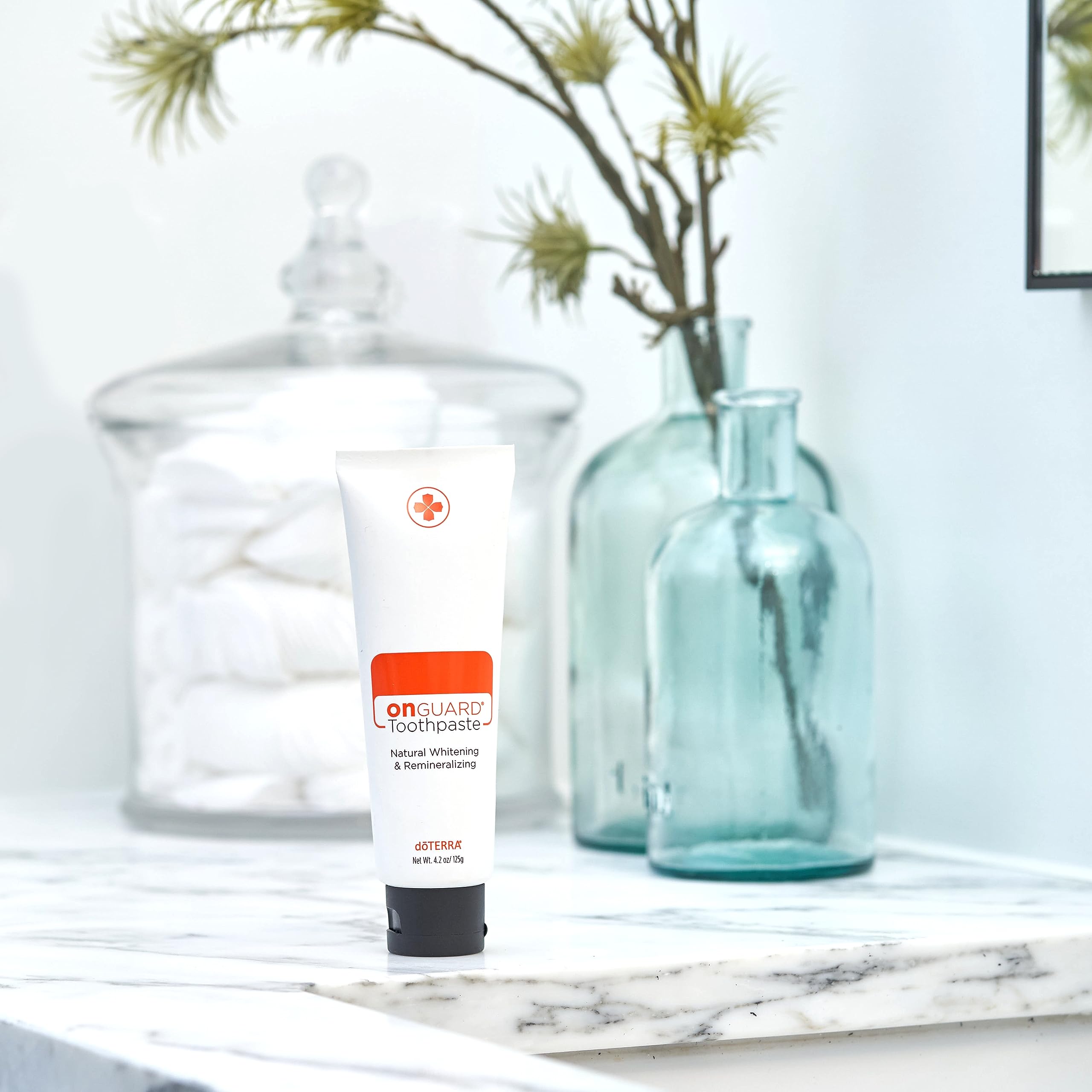 doTERRA On Guard dentifrice naturel, myrrhe soutient l'hygiène buccale.