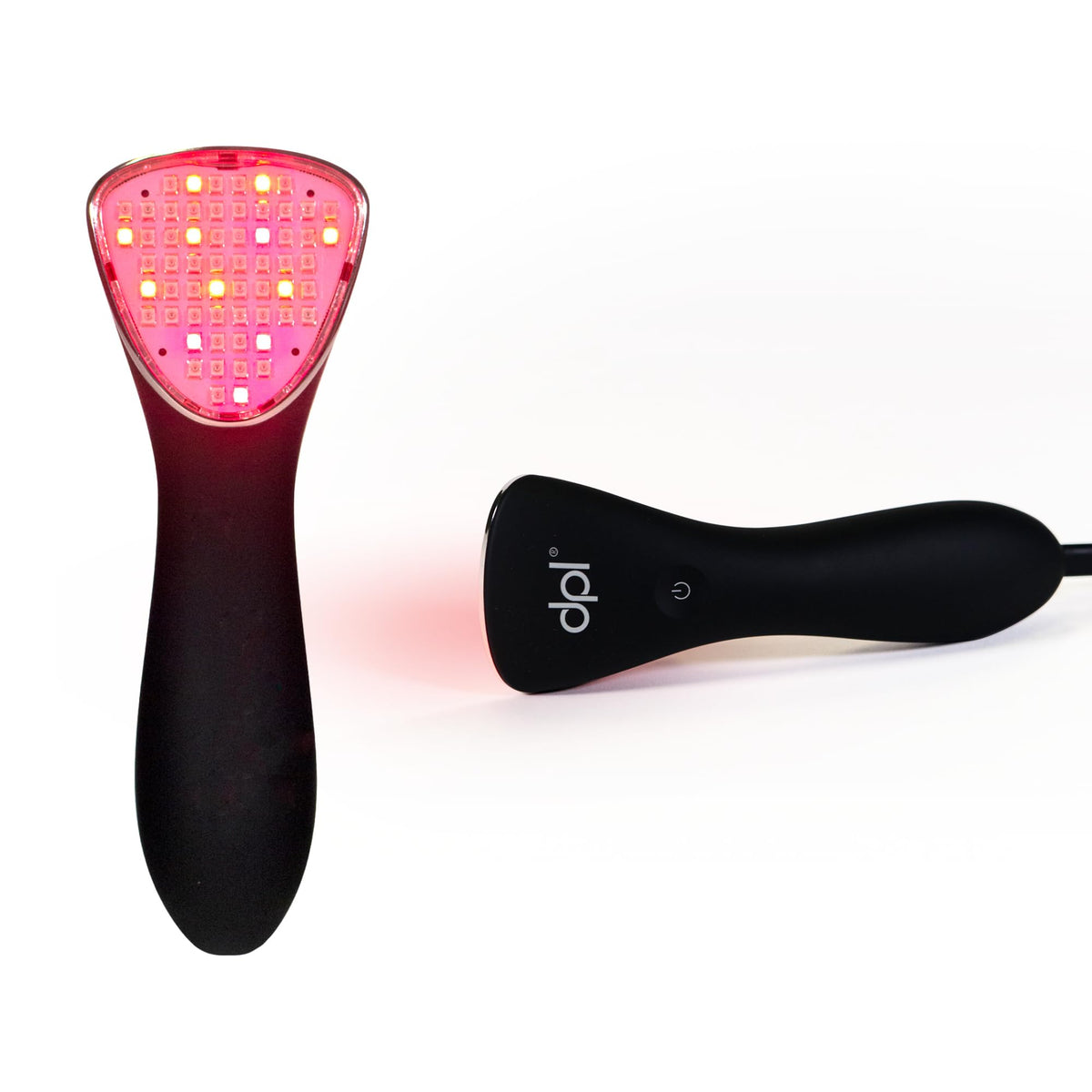 Bâton de thérapie LED DPL sur les mains pour soulager les muscles.