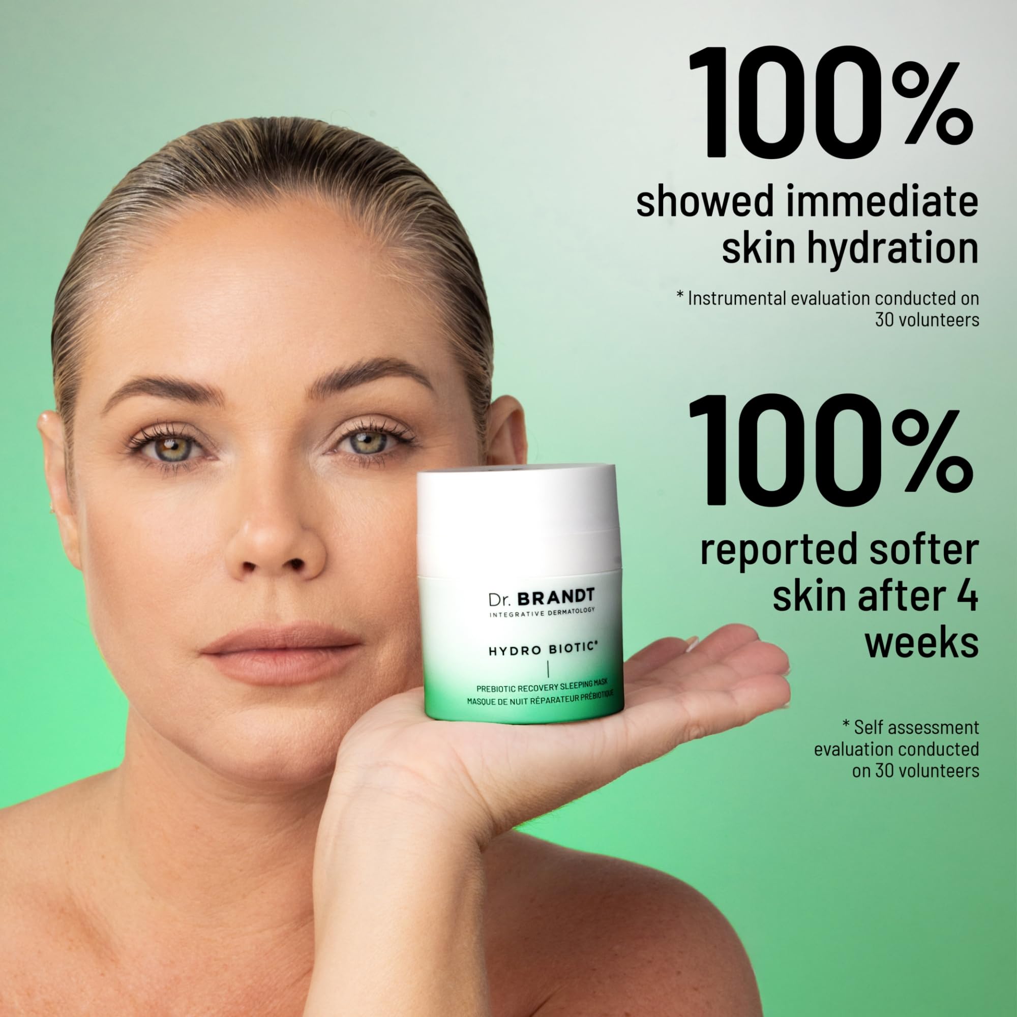 Dr. Brandt Hydro Biotic application fine : voile nourrissant sur le visage.
