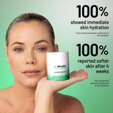 Dr. Brandt Hydro Biotic application fine : voile nourrissant sur le visage.