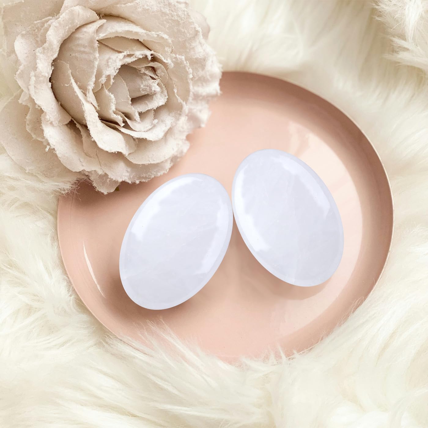 DUQGUHO quartz blanc poli, compact et pratique pour les méditations.
