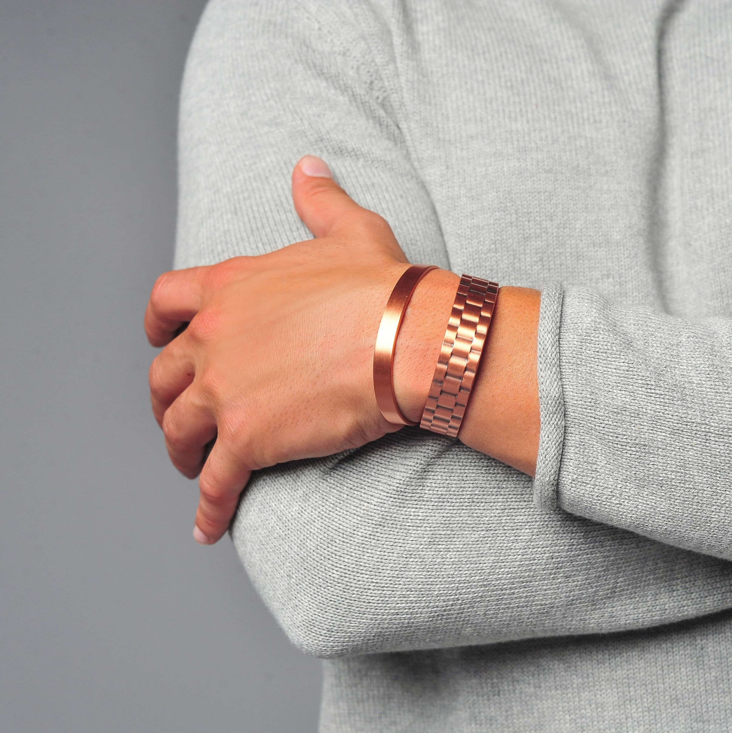 Earth Therapy bracelet cuivre et aimants néodyme, offre une présence discrète autour du poignet.
